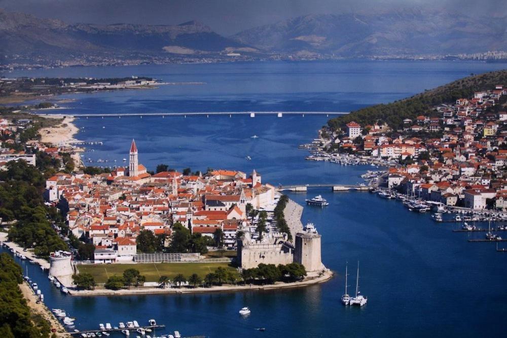Maribela Apartments Trogir Eksteriør billede