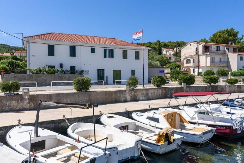 Maribela Apartments Trogir Eksteriør billede
